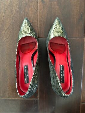 High End Brand Charles Jourdan Metallic Gold Snake-Print Pointed Toe Pumps